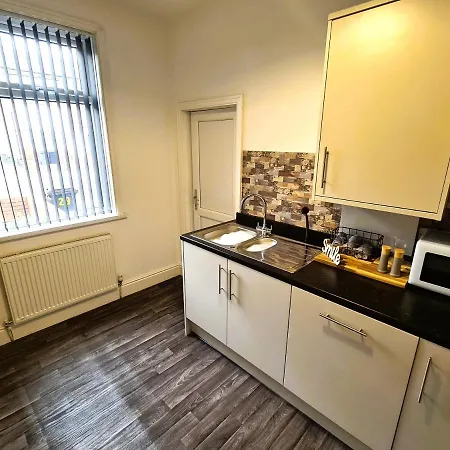 Tower Views 2 Bedroom House With Private Parking Blackpool Extérieur photo