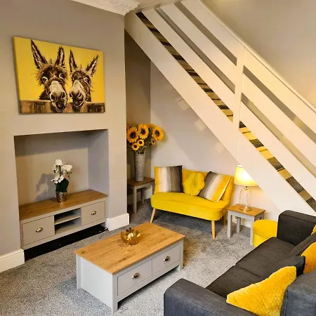 Tower Views 2 Bedroom House With Private Parking Blackpool Extérieur photo