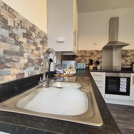 Tower Views 2 Bedroom House With Private Parking Blackpool Extérieur photo