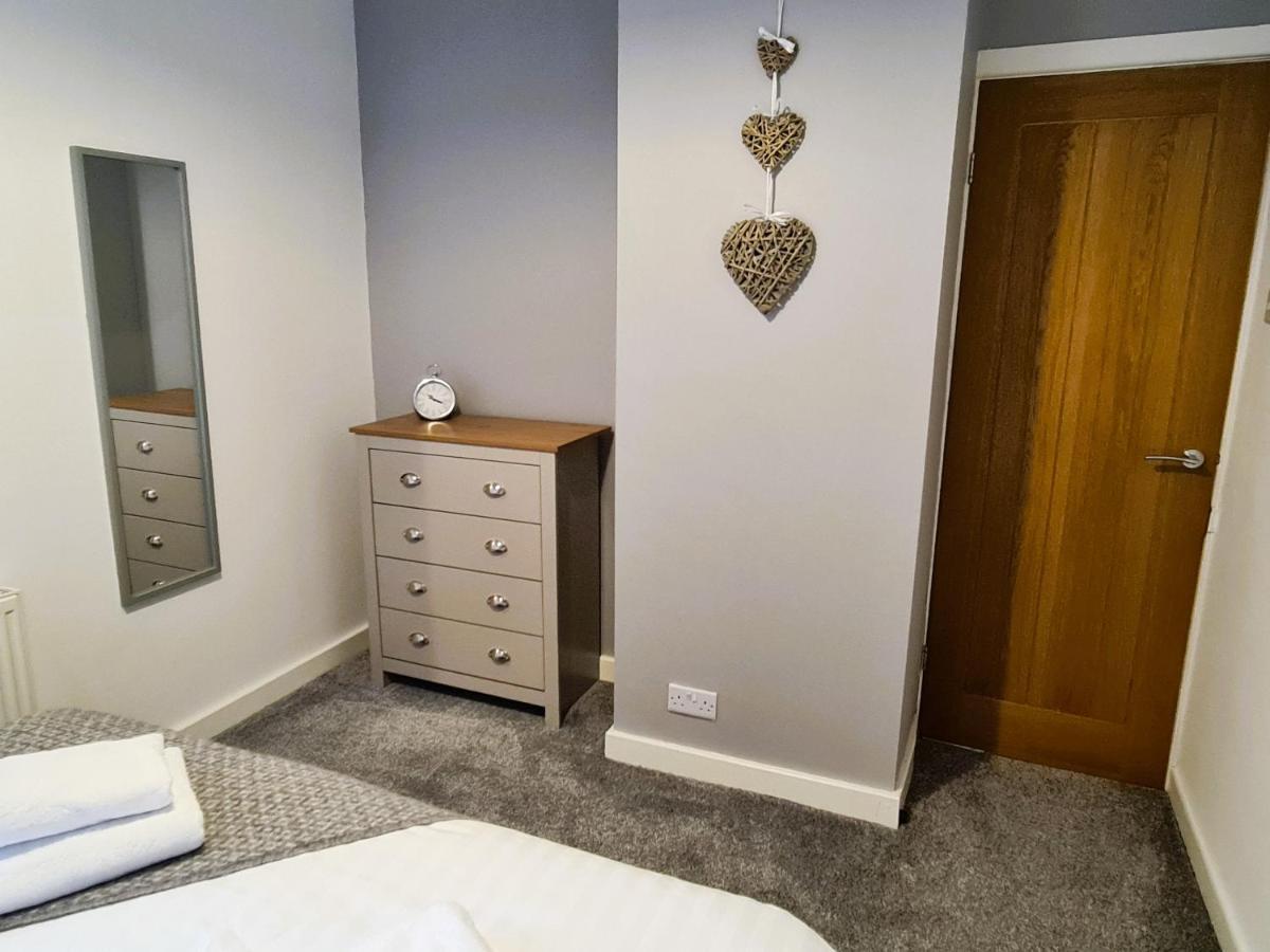 Tower Views 2 Bedroom House With Private Parking Casa de Férias Blackpool