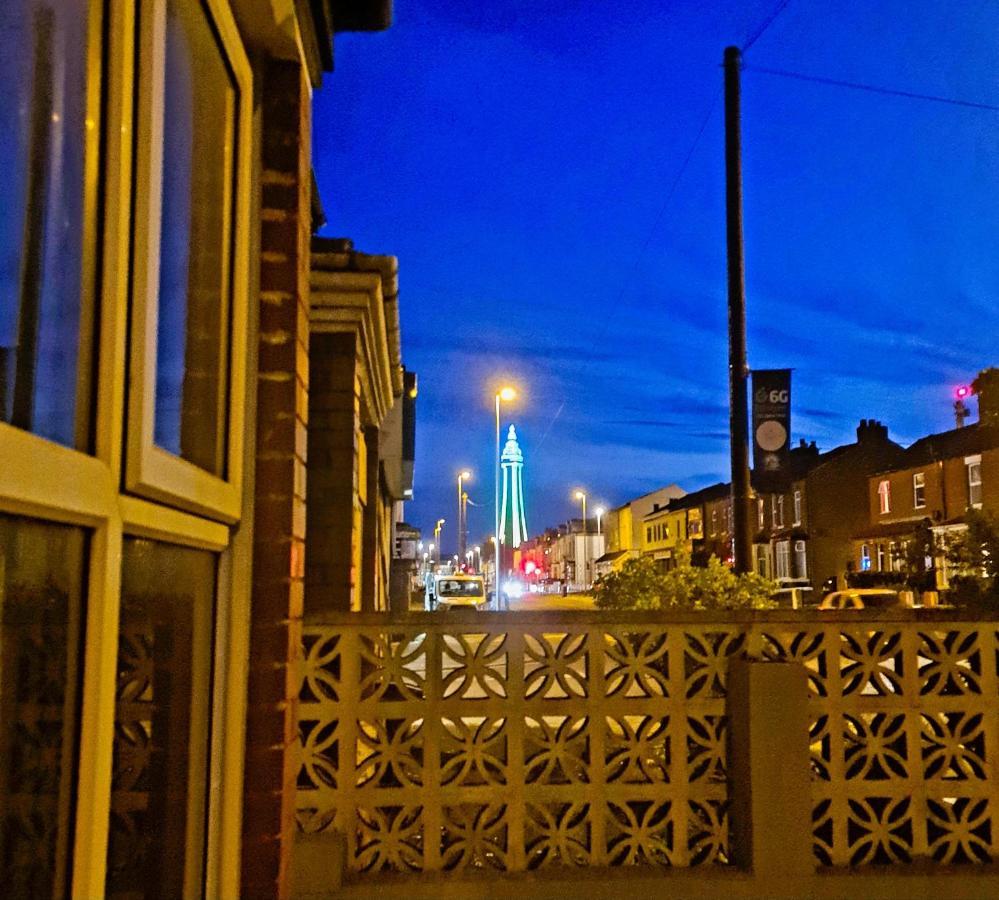 Tower Views 2 Bedroom House With Private Parking Vakantiehuis