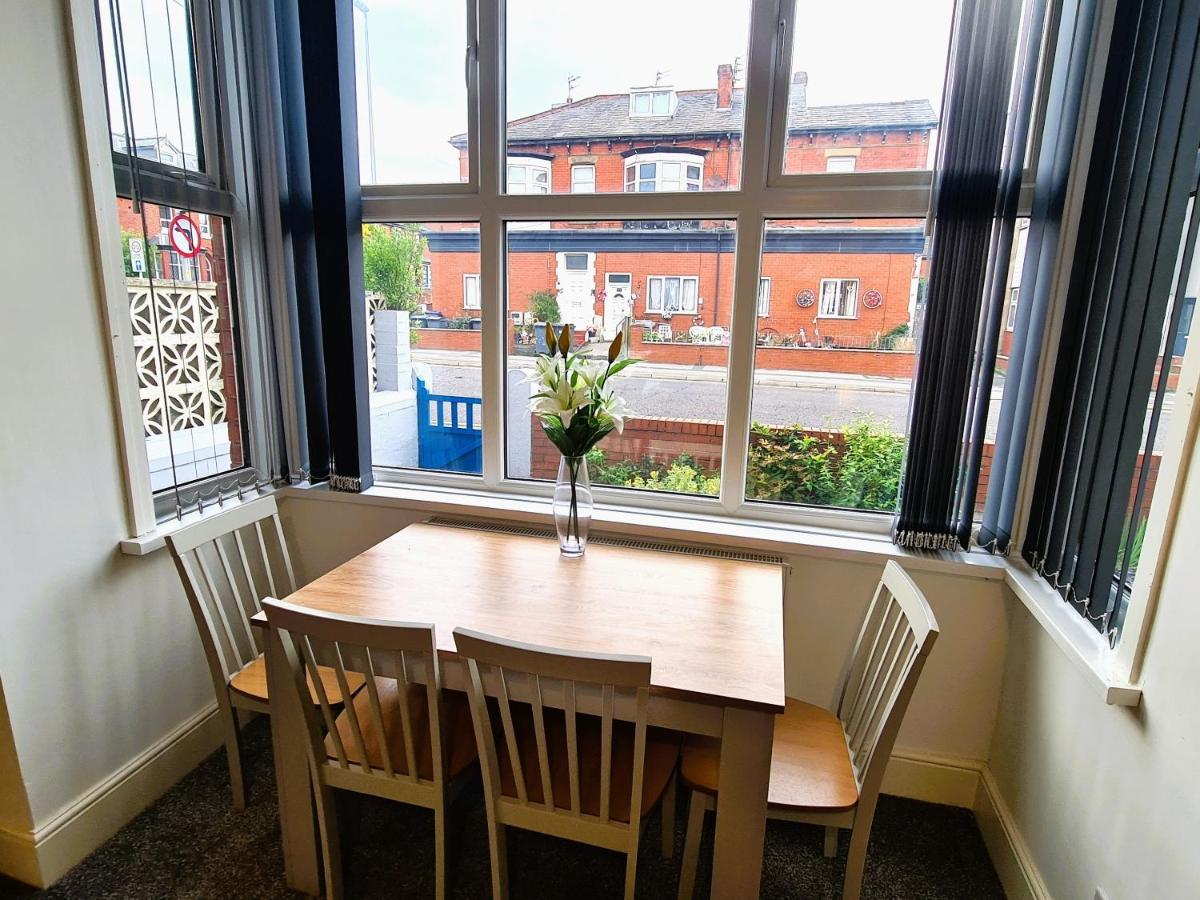 Vakantiehuis Tower Views 2 Bedroom House With Private Parking *